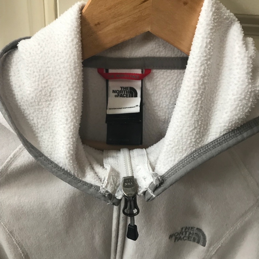 ❤️ Sale North Face small white jacket - Picture 3 of 4